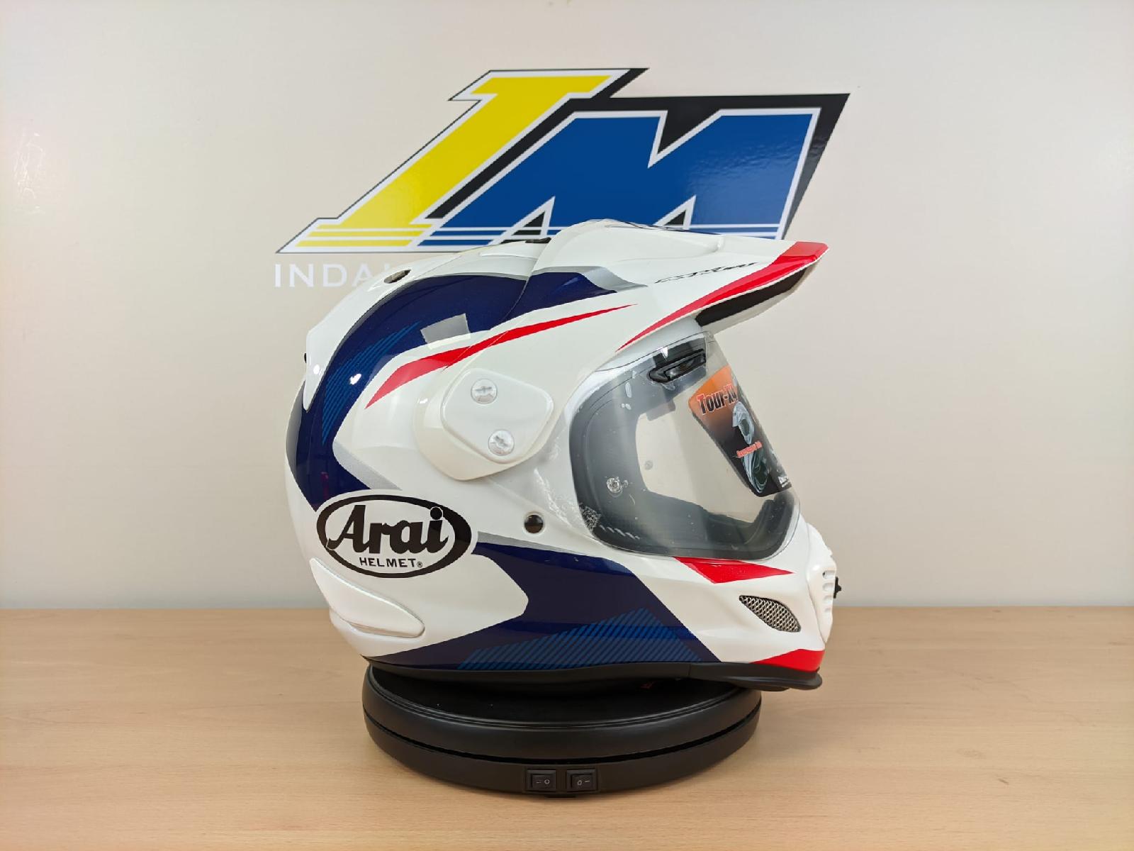 Casco Trail ARAI TOUR-X4 BREAK Blanco Azul Roj por 625€ en Almería,  Granada, Málaga y Murcia - Tienda oficial de motociclismo. Además  disponemos de otros tipos de artículos omologados perfectos para ti