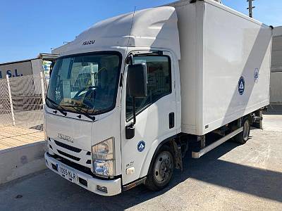 Isuzu M21 CARROZADO CAJA CERRADA  CON PLATAFORMA ( 17 m Cubicos)