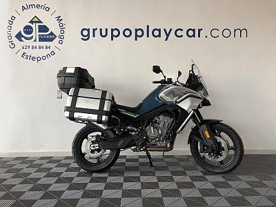 CFMOTO 800MT SPORT con MALETAS