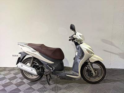 Suzuki Motos SIXTEEN 125