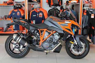 KTM 1290 SUPER DUKE GT, orange 2024