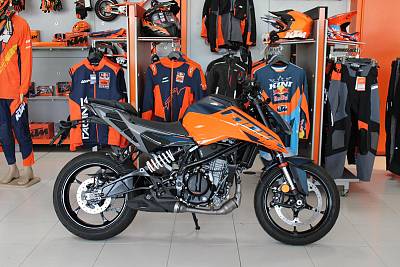 KTM 125 DUKE, orange 2024