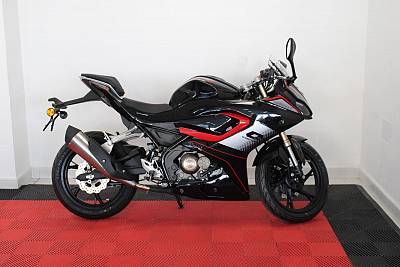 QJMOTOR SRK 125R NEGRO