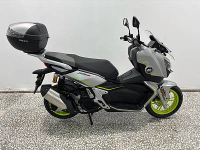 QJMOTOR ATR 125.  HYBRID. PLATA/VERDE