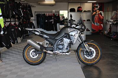 Kove 800X PRO.  NEGRA