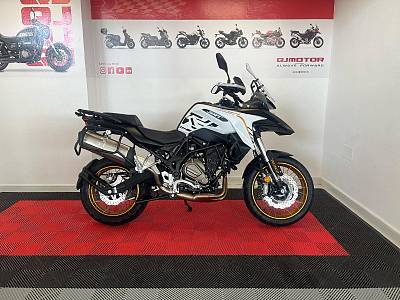 QJMOTOR 700X SRT. OFF ROAD.......BLANCO/NEGRO