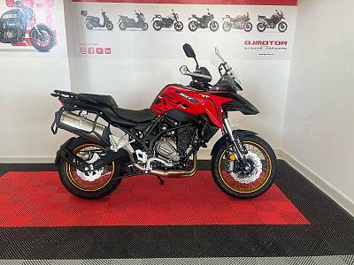QJMOTOR SRT 700X ROJO/NEGRO