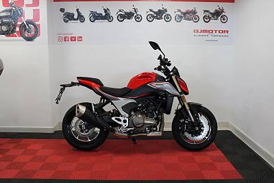 QJMOTOR SRK 600.  ROJO