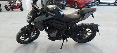 CFMOTO 300NK GRIS