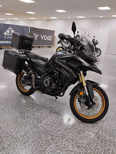 VOGE 525DSX BLACK KNIGHT CON MALETAS