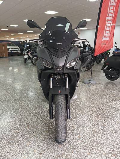 Aprilia SR GT 200