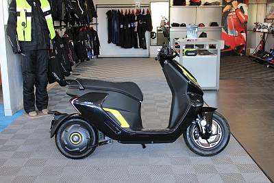 ZEEHO AE6+ 2 BATERÍAS