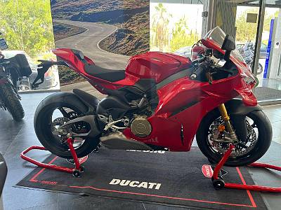 Ducati PANIGALE V4 S 2025