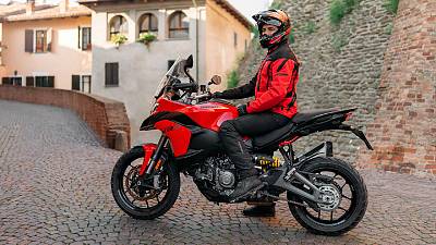Ducati MULTISTRADA V2 DUCATI RED 2025 EUR