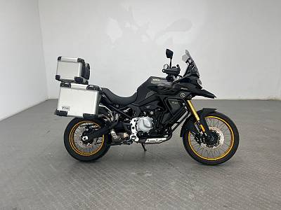 VOGE 900 DSX CON MALETAS