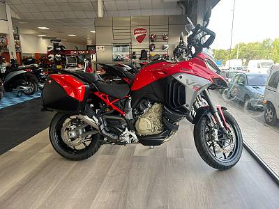 Ducati MULTISTRADA V4 S RADAR RED