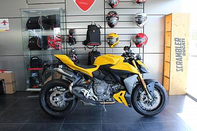 Ducati Streetfighter V2 S