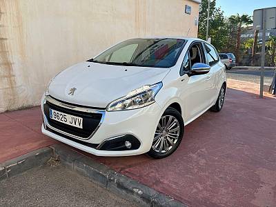 Peugeot 208 1.2i Style