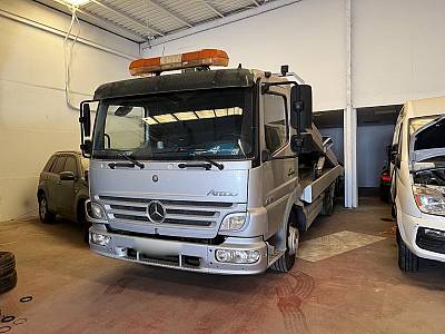 Mercedes-Benz CAMION PORTAVEHICULOS